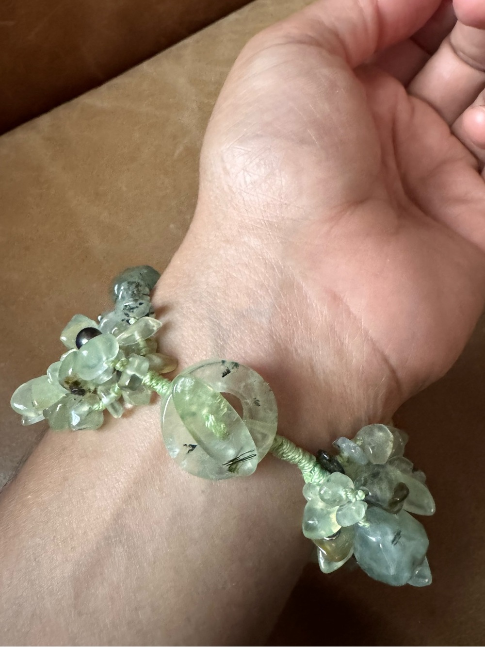 Vintage Green Stone 6 strand Cluster Bracelet w Dark blue freshwater pearl bead - Picture 6 of 13